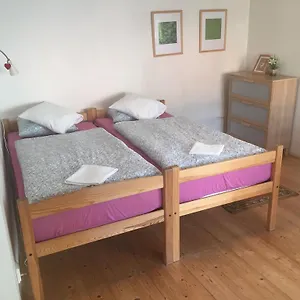 Apartments At The Golden Plough Apartman